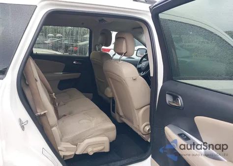 2013 Dodge Journey Sxt z USA, uszkodzony, nr VIN 3C4PDCBG8DT671200